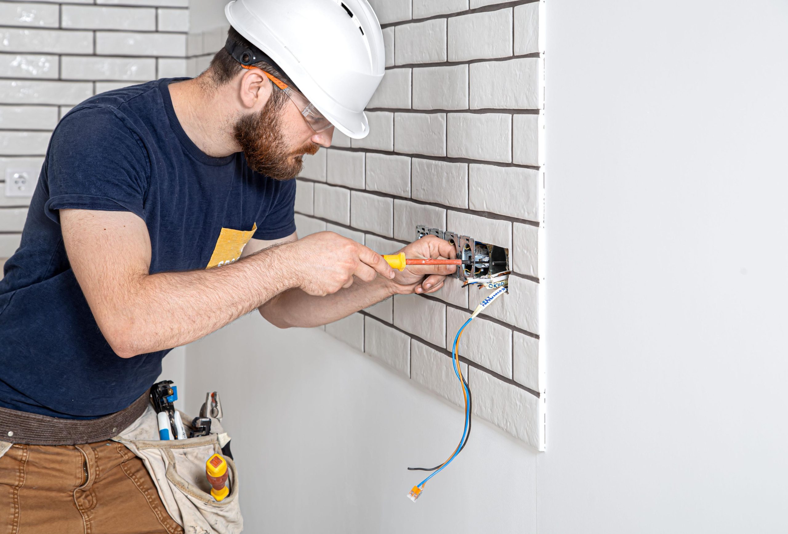 رفع اتصالی برق 